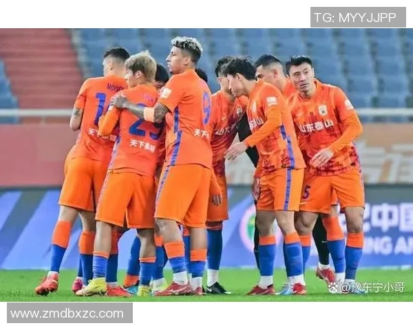 广州足球队以72分稳居精英赛积分榜首位,争冠形势一片大好 广州足球队以72分稳居精英赛积分榜首位,争冠形势一片大好